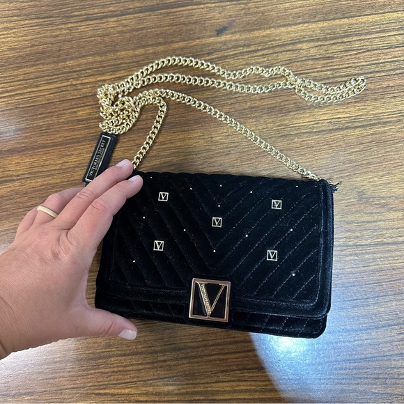 Victoria's Secret Quilt small Shoulder Bag Black Velvet Studded classic romantic - Picture 2 of 11